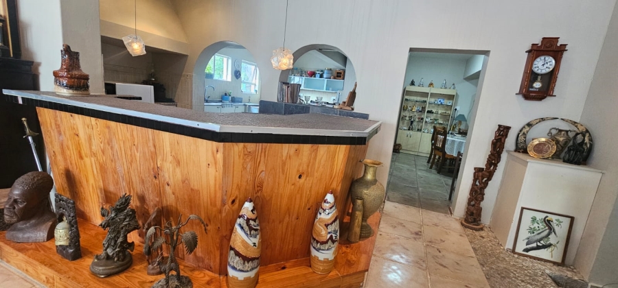 7 Bedroom Property for Sale in Middedorp Western Cape